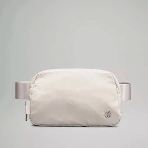 Cream Lululemon Everywhere Belt Bag